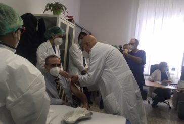 V-DAY, Emiliano e Lopalco: “Ultimata la somministrazione dei primi vaccini”