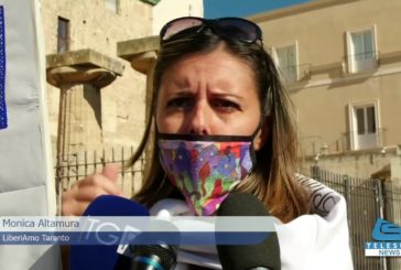 Taranto : Flash mob,davanti a Palazzo di Città,del Comitato Cittadino per la Tutela della Salute e dell'Ambiente